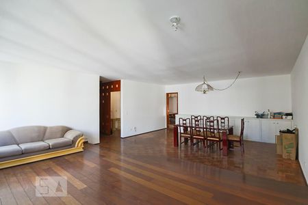 Sala de Apartamento com 4 quartos, 200m² Santa Cecília