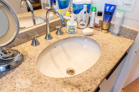 Apartamento à venda com 104m², 3 quartos e 2 vagasDetalhe banheiro da suíte 1