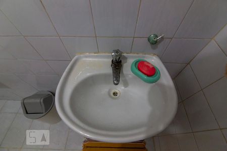 Casa à venda com 99m², 3 quartos e sem vaga Casa à venda com 99m², 3 quartos e sem vagaBanheiro