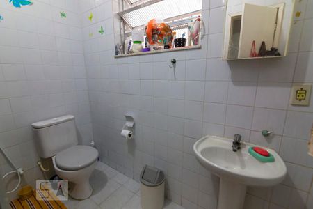 Casa à venda com 99m², 3 quartos e sem vaga Casa à venda com 99m², 3 quartos e sem vagaBanheiro
