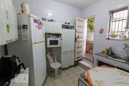 Casa à venda com 99m², 3 quartos e sem vaga Casa à venda com 99m², 3 quartos e sem vagaCozinha