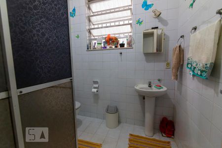 Casa à venda com 99m², 3 quartos e sem vaga Casa à venda com 99m², 3 quartos e sem vagaBanheiro