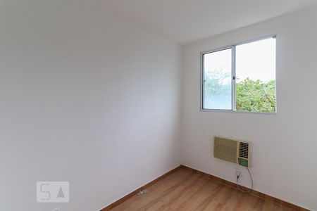 Quarto 1 de apartamento para alugar com 2 quartos, 52m² em Vargem Pequena, Rio de Janeiro