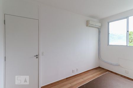 Quarto 2 de apartamento para alugar com 2 quartos, 52m² em Vargem Pequena, Rio de Janeiro