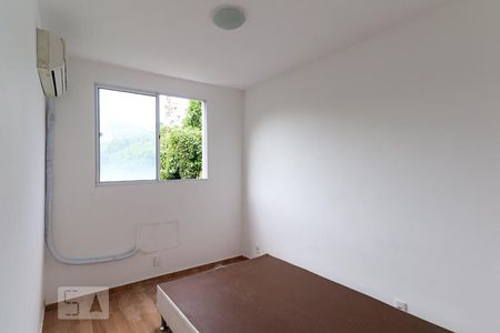 Quarto 2 de apartamento para alugar com 2 quartos, 52m² em Vargem Pequena, Rio de Janeiro