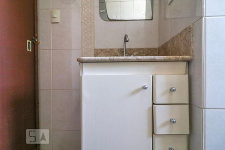 Banheiro de casa à venda com 2 quartos, 75m² em João Pinheiro, Belo Horizonte