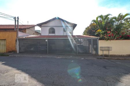 Casa para alugar com 75m², 2 quartos e 1 vagaFachada