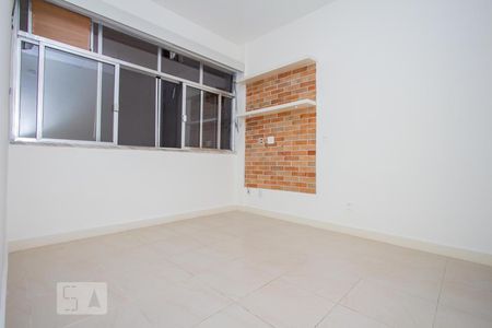 Sala de Apartamento com 2 quartos, 52m² Flamengo