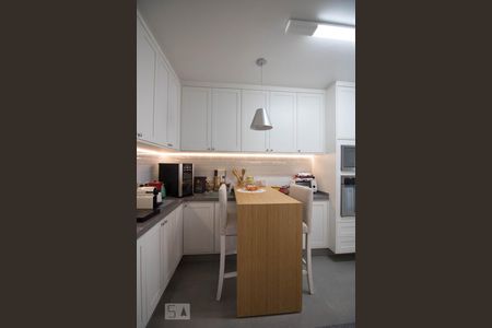 Apartamento à venda com 112m², 2 quartos e 1 vagaCozinha