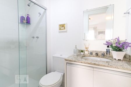 Apartamento para alugar com 70m², 2 quartos e 1 vaga Apartamento para alugar com 70m², 2 quartos e 1 vagaBanheiro da Suíte
