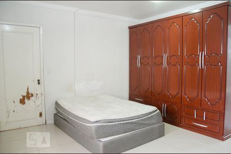 Casa para alugar com 200m², 5 quartos e 4 vagas Casa para alugar com 200m², 5 quartos e 4 vagasSuíte