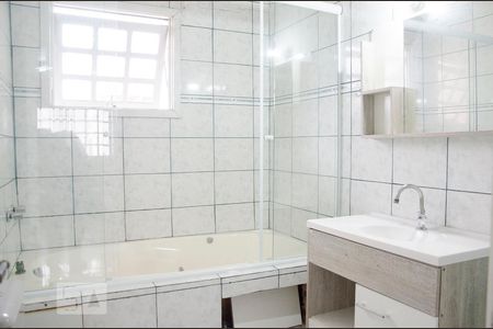 Casa para alugar com 200m², 5 quartos e 4 vagas Casa para alugar com 200m², 5 quartos e 4 vagasBanheiro suíte