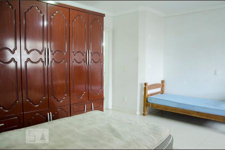 Casa para alugar com 200m², 5 quartos e 4 vagas Casa para alugar com 200m², 5 quartos e 4 vagasSuíte