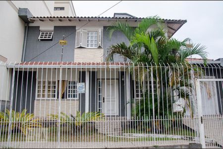 Casa para alugar com 200m², 5 quartos e 4 vagas Casa para alugar com 200m², 5 quartos e 4 vagasFachada