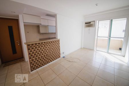 Sala  de apartamento à venda com 3 quartos, 70m² em Badu, Niterói