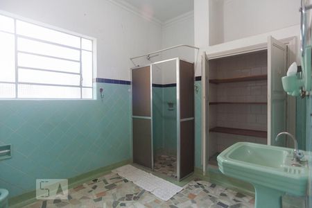 Banheiro de casa à venda com 3 quartos, 200m² em Jardim Leonor, Campinas