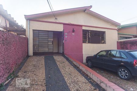 Casa à venda com 200m², 3 quartos e 4 vagasFachada da casa