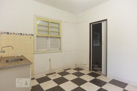 Casa à venda com 200m², 3 quartos e 4 vagasCasa do fundo - cozinha