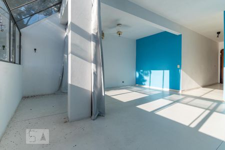Casa para alugar com 530m², 5 quartos e 5 vagas Casa para alugar com 530m², 5 quartos e 5 vagasSuíte 2