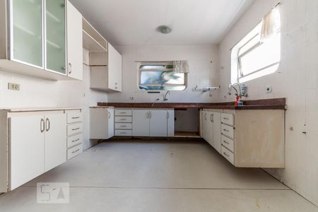 Casa para alugar com 530m², 5 quartos e 5 vagas Casa para alugar com 530m², 5 quartos e 5 vagasCozinha