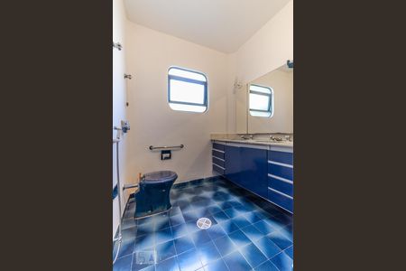 Casa para alugar com 530m², 5 quartos e 5 vagas Casa para alugar com 530m², 5 quartos e 5 vagasSuíte 1 - Banheiro