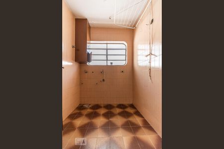 Casa para alugar com 530m², 5 quartos e 5 vagas Casa para alugar com 530m², 5 quartos e 5 vagasLavanderia