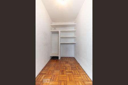 Casa para alugar com 530m², 5 quartos e 5 vagas Casa para alugar com 530m², 5 quartos e 5 vagasQuarto de Serviço 1