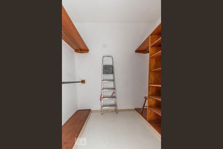 Casa para alugar com 530m², 5 quartos e 5 vagas Casa para alugar com 530m², 5 quartos e 5 vagasSuíte 2 - Closet