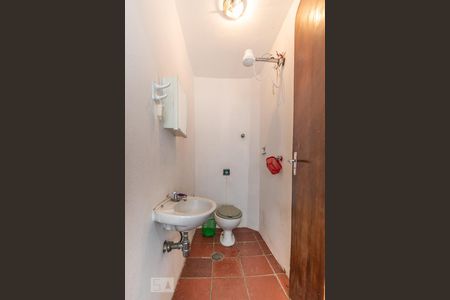 Casa para alugar com 530m², 5 quartos e 5 vagas Casa para alugar com 530m², 5 quartos e 5 vagasBanheiro de Serviço