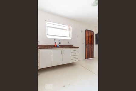 Casa para alugar com 530m², 5 quartos e 5 vagas Casa para alugar com 530m², 5 quartos e 5 vagasCozinha