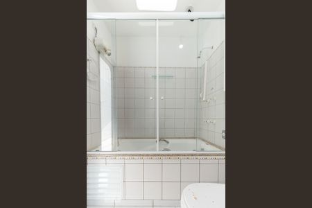 Casa para alugar com 530m², 5 quartos e 5 vagas Casa para alugar com 530m², 5 quartos e 5 vagasSuíte 2 - Banheiro