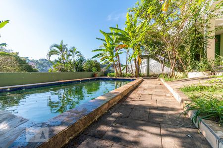 Casa para alugar com 530m², 5 quartos e 5 vagas Casa para alugar com 530m², 5 quartos e 5 vagasÁrea Piscina