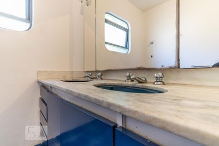 Casa para alugar com 530m², 5 quartos e 5 vagas Casa para alugar com 530m², 5 quartos e 5 vagasSuíte 1 - Banheiro - Detalhe