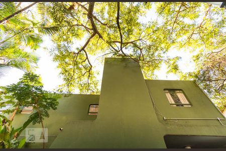 Casa para alugar com 530m², 5 quartos e 5 vagas Casa para alugar com 530m², 5 quartos e 5 vagasFachada
