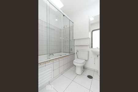 Casa para alugar com 530m², 5 quartos e 5 vagas Casa para alugar com 530m², 5 quartos e 5 vagasSuíte 2 - Banheiro