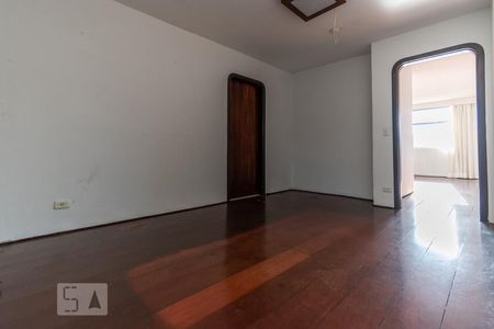 Casa para alugar com 530m², 5 quartos e 5 vagas Casa para alugar com 530m², 5 quartos e 5 vagasCopa