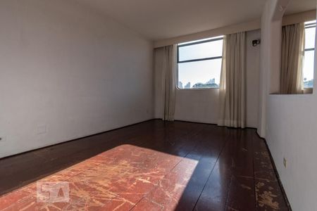 Sala 2 de casa para alugar com 5 quartos, 530m² em Sumaré, São Paulo