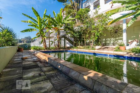 Casa para alugar com 530m², 5 quartos e 5 vagas Casa para alugar com 530m², 5 quartos e 5 vagasÁrea Piscina
