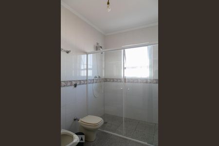 Casa à venda com 358m², 4 quartos e 4 vagasBanheiro da suíte 4