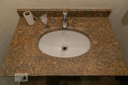 Detalhe do lavabo de casa à venda com 4 quartos, 358m² em Vila Monumento, São Paulo