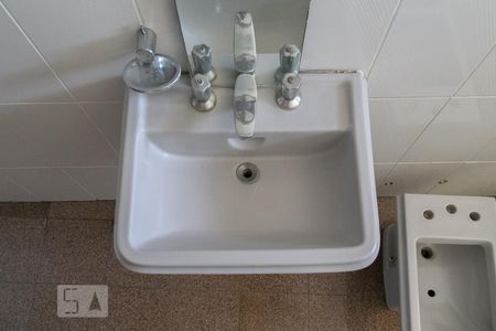 Detalhe do banheiro da suíte 1 de casa à venda com 4 quartos, 358m² em Vila Monumento, São Paulo