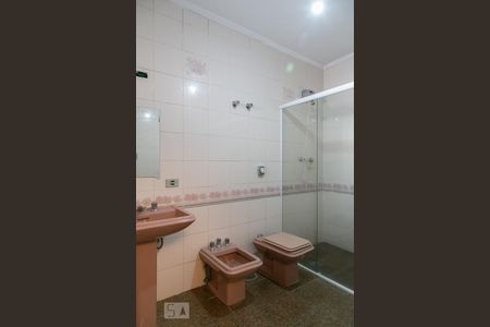 Banheiro da suíte 2 de casa à venda com 4 quartos, 358m² em Vila Monumento, São Paulo