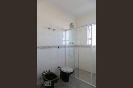 Casa à venda com 358m², 4 quartos e 4 vagasBanheiro da suíte 3