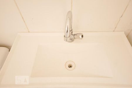Banheiro  de apartamento para alugar com 2 quartos, 47m² em Vila Antonieta, São Paulo