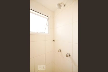 Banheiro de apartamento para alugar com 2 quartos, 47m² em Vila Antonieta, São Paulo