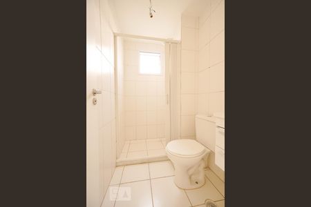 Banheiro de apartamento para alugar com 2 quartos, 47m² em Vila Antonieta, São Paulo