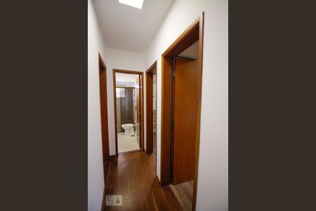 Corredor de apartamento à venda com 3 quartos, 95m² em Alto de Pinheiros, São Paulo