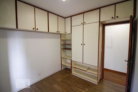 Quarto de apartamento à venda com 3 quartos, 95m² em Alto de Pinheiros, São Paulo