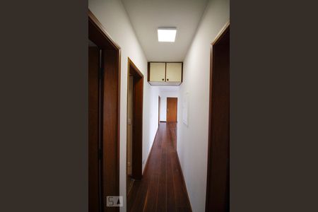 Corredor de apartamento à venda com 3 quartos, 95m² em Alto de Pinheiros, São Paulo