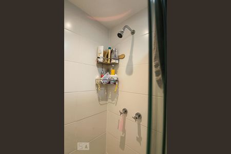 Banheiro de kitnet/studio para alugar com 1 quarto, 35m² em Consolação, São Paulo